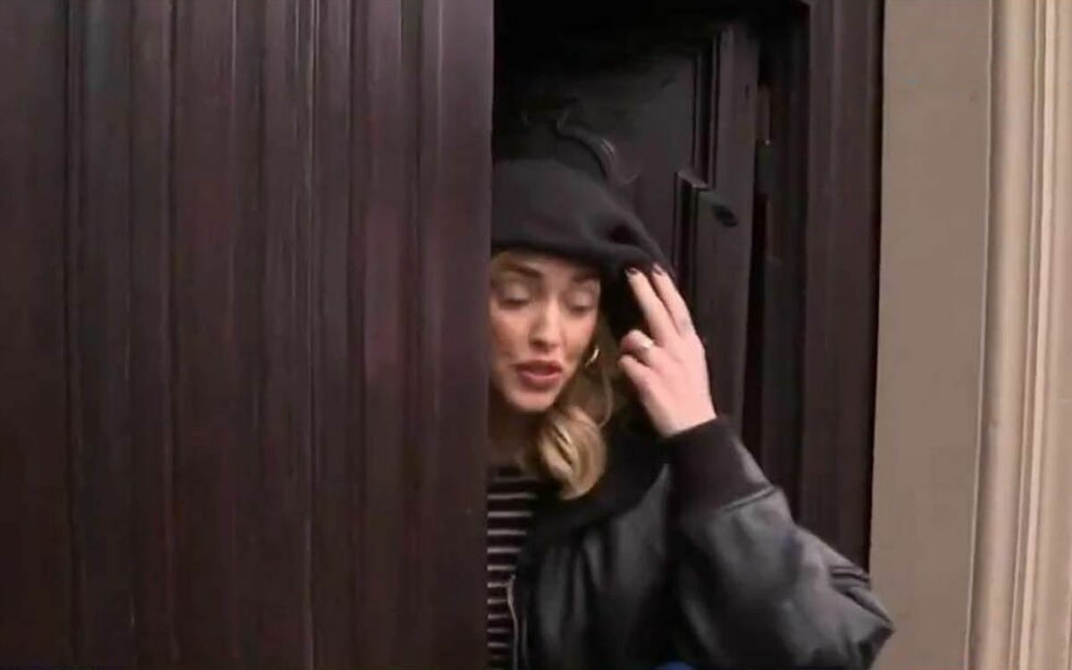 FINALMENTE LA FAMIGLIE DEI FERROGNEZ È  A PEZZI