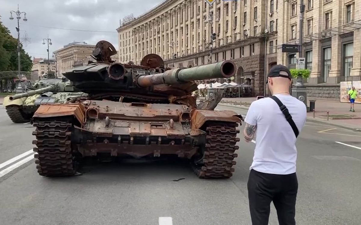 CADE KIEV. ARRIVA LA GUERRA CADE KIEV. ARRIVA LA GUERRA